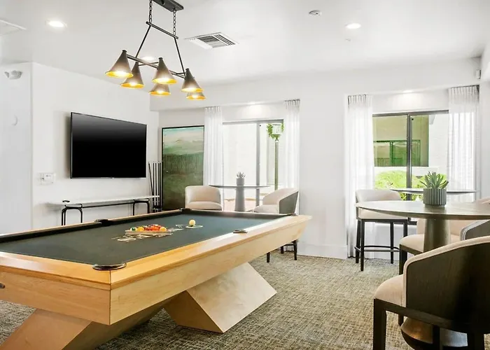 Apartment 2br Cozysuites At Kierland Commons With Pool #05 Scottsdale