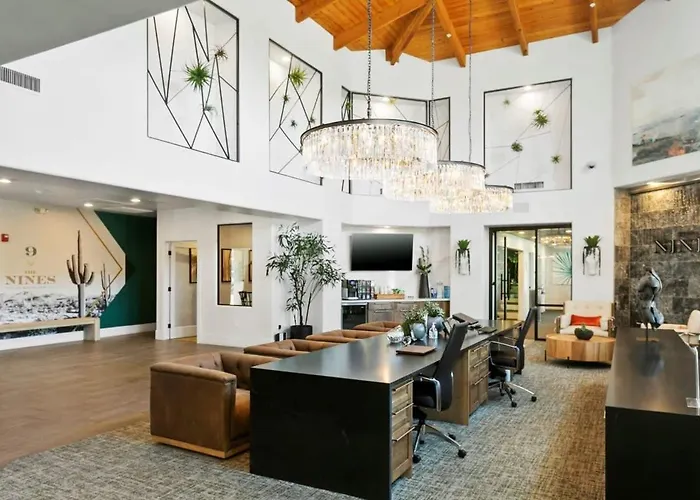 Apartment 2br Cozysuites At Kierland Commons With Pool #05 Scottsdale