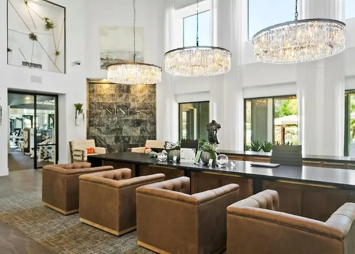 Apartment 2br Cozysuites At Kierland Commons With Pool #05 Scottsdale