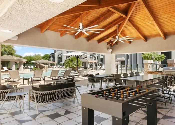 2br Cozysuites At Kierland Commons With Pool #05