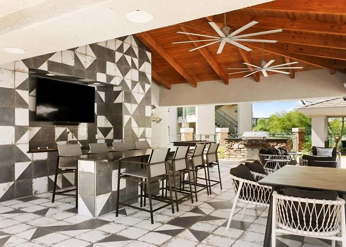 Apartment 2br Cozysuites At Kierland Commons With Pool #05