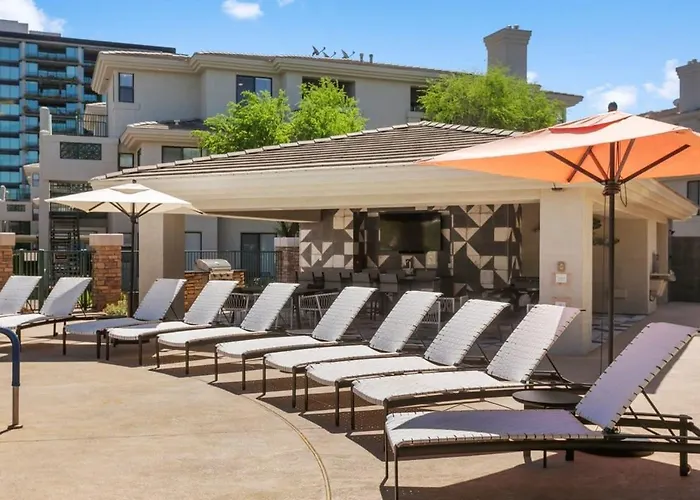 2br Cozysuites At Kierland Commons With Pool #05 Apartment Scottsdale