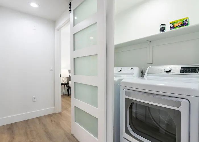 2br Cozysuites At Kierland Commons With Pool #05 *