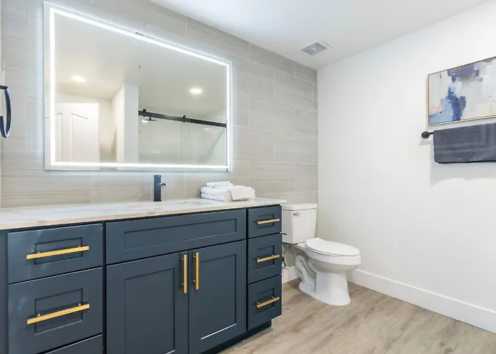 Apartment 2br Cozysuites At Kierland Commons With Pool #05 Scottsdale