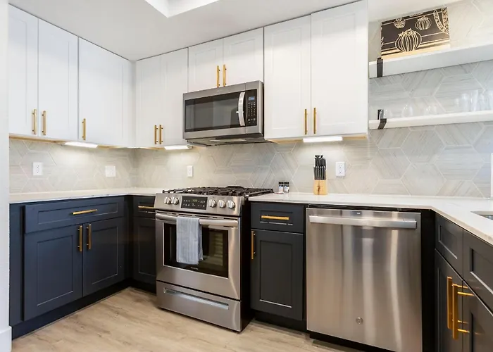 2br Cozysuites At Kierland Commons With Pool #05 *
