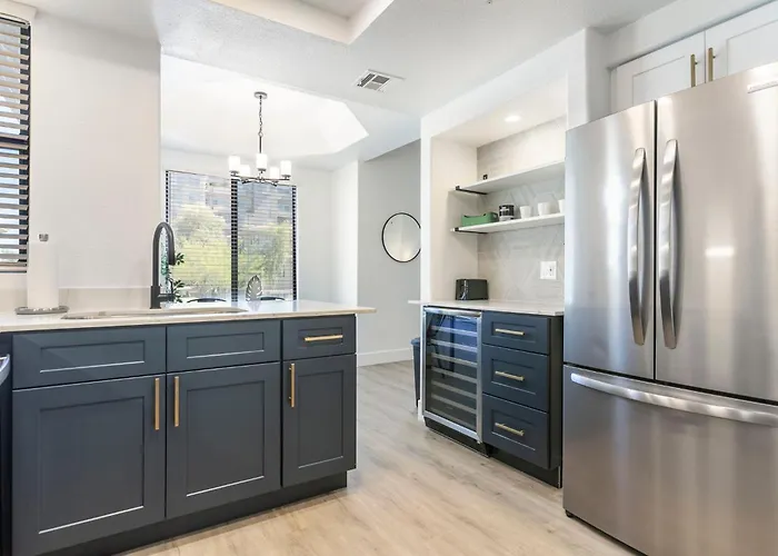 2br Cozysuites At Kierland Commons With Pool #05