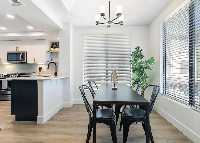 Apartment 2br Cozysuites At Kierland Commons With Pool #05