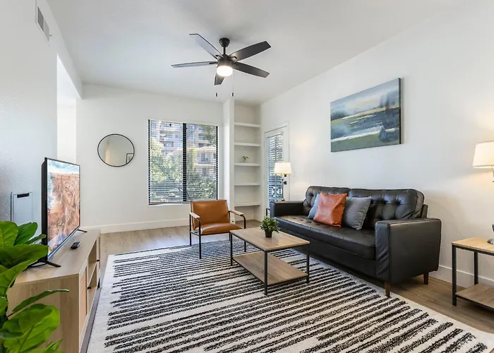 2br Cozysuites At Kierland Commons With Pool #05